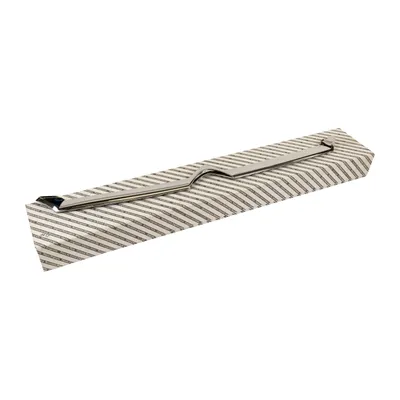 Chrome trim strip radiator grille lower part logo