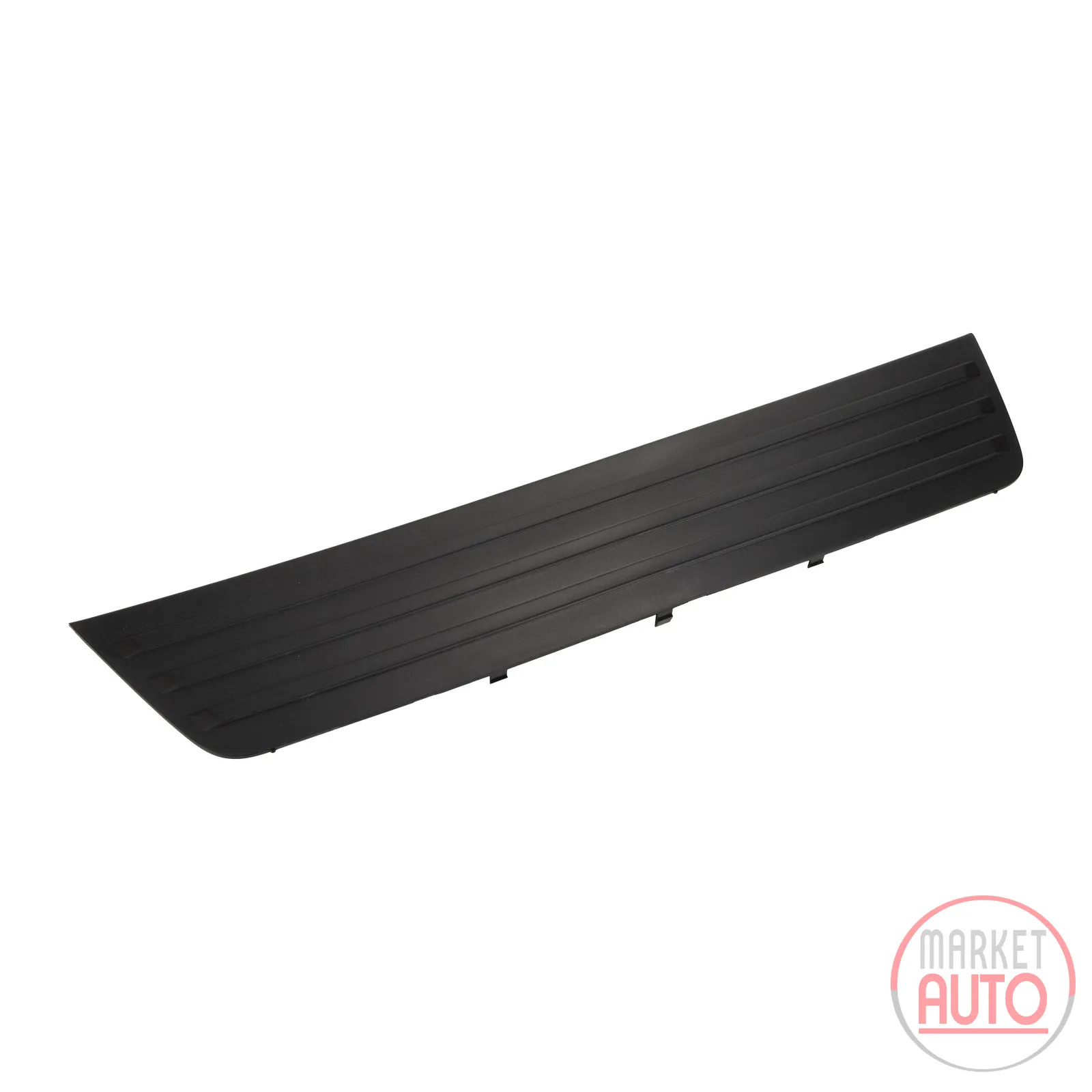 Cover for step area middle rear bumper