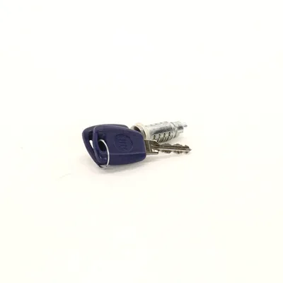 Lock cylinder with key rear door