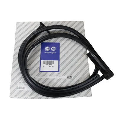 Rear profile rubber door seal