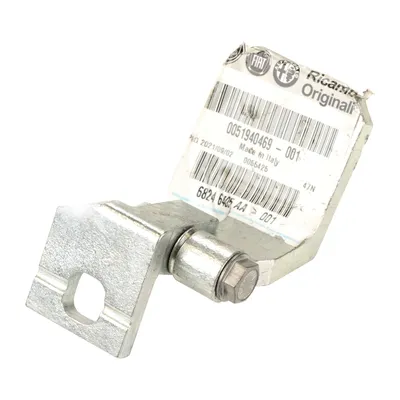 Rear hinge top right