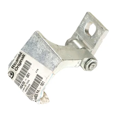 Rear hinge bottom right