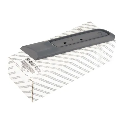 Rear right trim strip with 500 logo