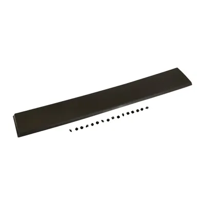 Trim strip right center