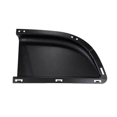 Cover at the bottom of the front bumper