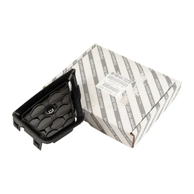 Cover for the front right bumper