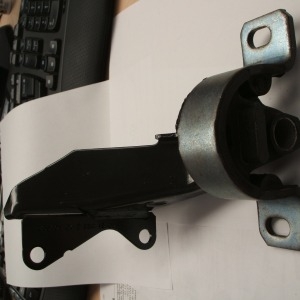 SUPPORT DE MOTEUR GAUCHE 7700425709 7700411948, 7700821670