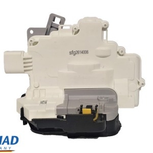 Serrure de porte 4F0839015B
