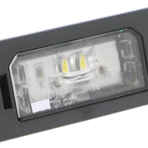 63 26 7 193 293, Éclairage de plaque d&rsquo;immatriculation