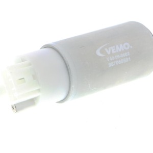 08 15 037, Pompe à carburant